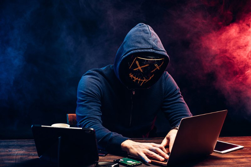 1-Evil-Hacker.jpg.9073fdfc390be1a1d7792536e1defbe0.jpg